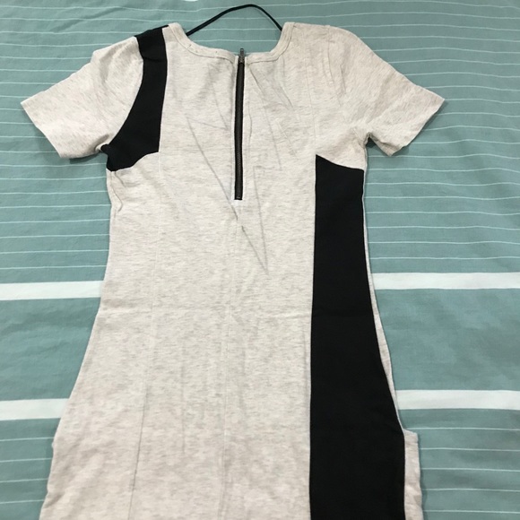 RARE* Volcom Dress - T-Shirt style - Picture 2 of 8